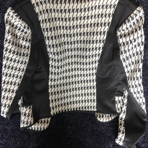 Cute blazer - Picture 3 of 3